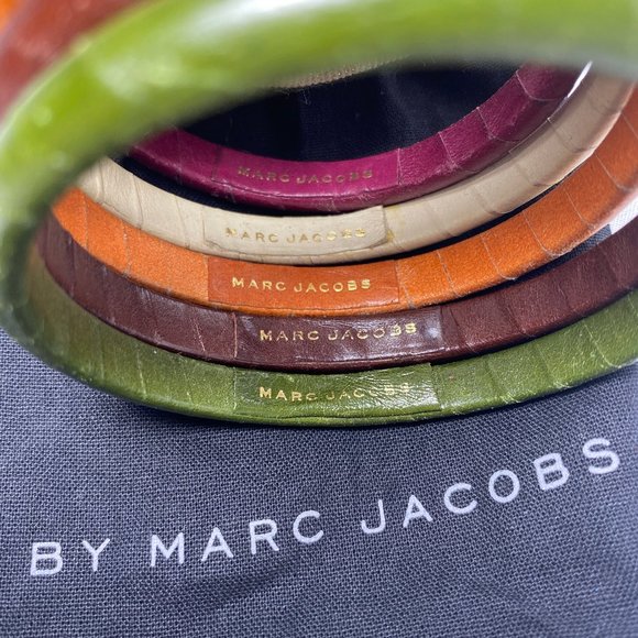 Marc Jacobs Leather 5pc Bangle Set with Pouch - Picture 4 of 5